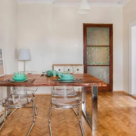 Hand Made Bali Style Top Central Apartment